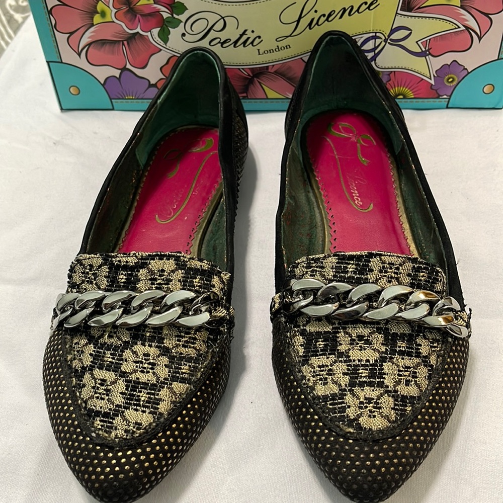 Poetic License Sakes Alive Flats
